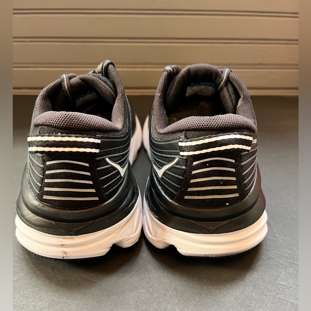 Hoka one one bondi 7 black and white
Women’s size 10 - Picture 4 of 7